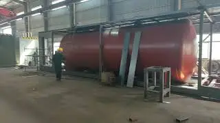 Busy workshop for tanks from Made in China :  