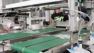 The new disposable glove folding machine packaging line, automatic folding packaging machine