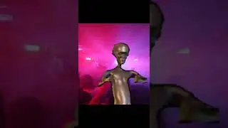 👽 Howard does his Intergalactic dance in nightclub 👽 #HowardTheAlien #Alien #NightClub #shorts