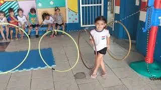 Passar os bambolês.
