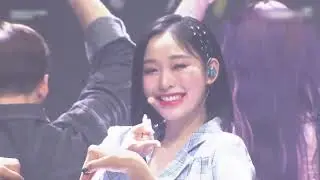 gahyeon - playground (apocalypse: save us mini concert)