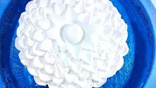 #gymchalkasmr #chalk Gym Chalk Asmr Blue Chalk Water Crush Flower Shape Dipped in Paste #pasteplay