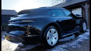 Очистка кузова Porsche Taycan с использованием средств Garage Therapy.