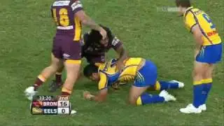 Moimoi Vs Hunt. Fuifui Moimoi Big run over Karmichael Hunt