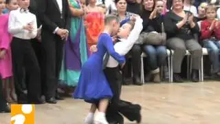 Танцуют Николай и Елизавета Пузыревы