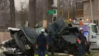 5 people hospitalized after violent crash on Detroit&rsquo;s west side