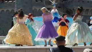 Disneyland Paris - 25 ans - Fantasyland - L'Étincelante Valse des Princesses (16/05/2017) ! [HD]