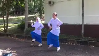 Bloopers tarian 'ABC Chakratuk'  by Ain Edruce
