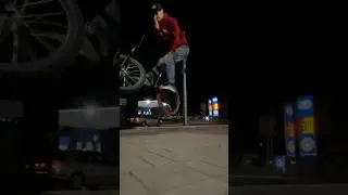 Бар #bmxtricks #ebmx #bmxfreestyle #bmxshow #bikelife #bmx #elbruso #bmxsport #music