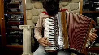 BELTTYRIII3796RW - Rosewood Beltuna Tyrolean III Helikon Piano Accordion LMM 37 96 $4999