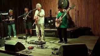 Chant Down Babylon Reggae Music | Ulu Roots Music Live Session