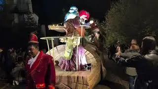 25 Celebration Parade met Fox, Trot, De Pompoenkoning en de Boze Koningin (31 oktober 2025)