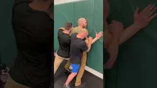 Defensive Tactics ( Wall Pins ) #police #combatsport #efcombatives