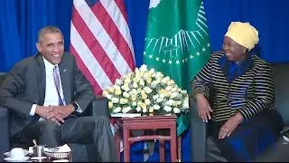 The President Holds a Bilateral Meeting with the African Union Headquarters Chairperson