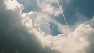 Облака Timelapse 2 &mdash; 1 час без звука Заставка 4k с голубым небом и кинематографическими облаками
