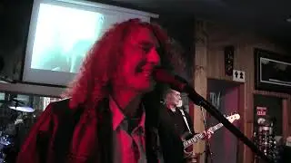 Who Can It Be Now / Bymaxfilms