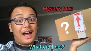 Unboxing a MANTIS MYSTERY BOX!!