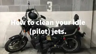 Yamaha XS1100 midnight special cleaning carburetor idle jets.