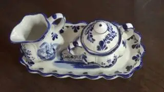 Verzameling van Delfts blauw en pinguins