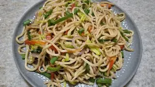 Veg Hakka Noodles Recipe | घर पर बनाए बाहर जैसा हक्का नूडल्स 😄
