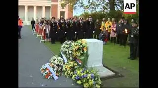 Indian political leader pays respects to WW1 dead