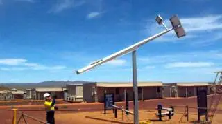 Onedex Comms - Solar Street Light hinge pole demo .AVI