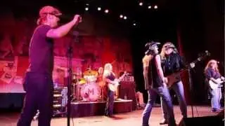 The Kentucky Headhunters, Black Stone Cherry & Johnny Solinger of Skid Row - Hey Jude