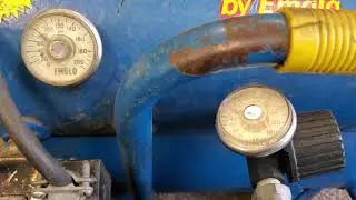 Maniac Mark's 22nd Auction - Lot 248 - Emglo Airmate Air Compressor