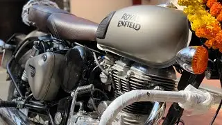 Taking delivery of my new Royal Enfield classic 350 Gunmetal grey