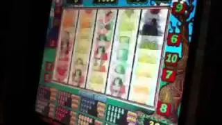 Haunted house bonus slot machine