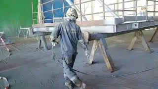 Spray Painting in ship block#painting #shippainting #spraypaint #shipyard