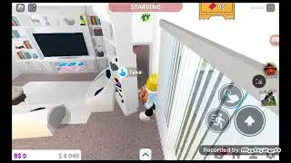Bloxburg house tour (rate it 1-10)