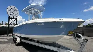 2023 Robalo R222