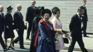 Koningin Juliana ontvangt eredoctoraat Universiteit Groningen (1964)