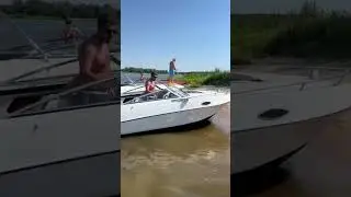 #boat #boating #boatlife #lakelife #fyp #firstvideo #river #boats #boatlovers