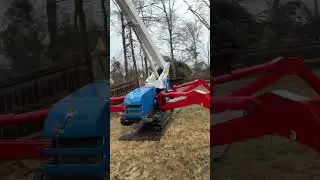 Очень мокрая земля. Дождь и лед, а мы находимся на дереве. Удаление дерева, Оксфорд, Миссисипи.