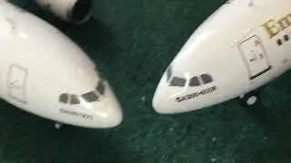Gemini Jets comparison: Emirates a300-600R and a310-300.