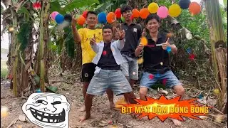 TRÒ CHƠI BỊT MẮT ĐÂM BONG BÓNG
