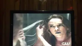 Caitlin's Cold Shower - The Flash 3x04 
