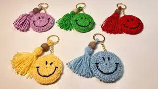 How to crochet colorful smiley face keychains 😊| Tutorial for beginners 