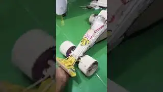tes mobil balap formula 1, terbuat dari kardus