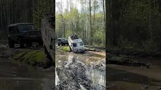 Сравнили проходимость двух старичков!#сравнение #уаз #бездорожье #offroad #уазмафия #лесныепокатушки