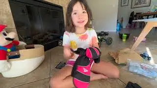 Ariella's Amazon Unboxing: Winter-Ready with Achiou Kids Ski Gloves!