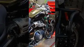 2025 RE Super meteor 650 Astral Green Supermeteor 650 Interstellar Green Price, Mileage, features 🔥