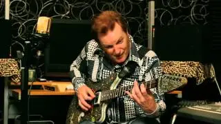 Carl Jah demonstrates the Moog Minifooger MF Ring