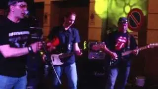 Fuori Dal Branco-Guerra Senza Eroi (Live) (2012)