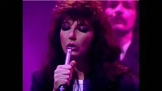 Running up that hill - Kate Bush LIVE