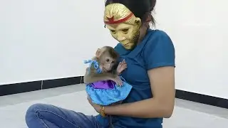 0hMyGod !! Zuji So Silently When Mom Carry Her With Wearing Mask