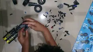RAFIF MENYUSUN LEGO