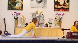 16:45 Uhr! Mantra Yogastunde mit Radha Prema - Live 16:45 Uhr 16.05.2020